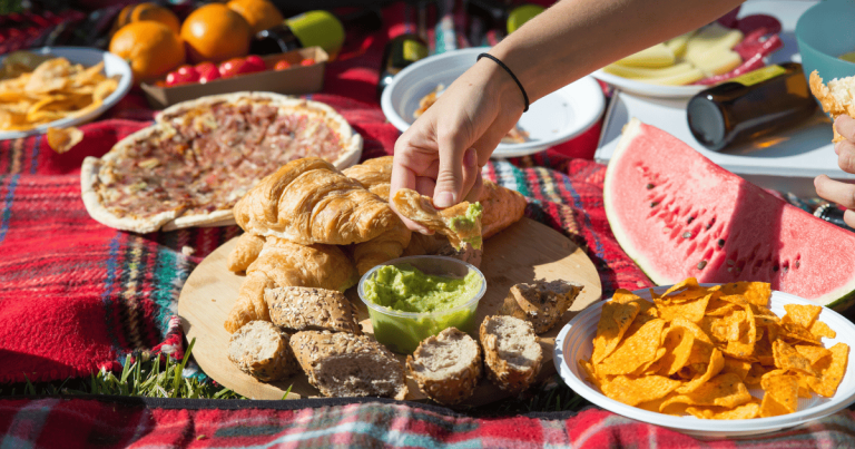 PNW Nomad Meetups Page Images Potluck Spread